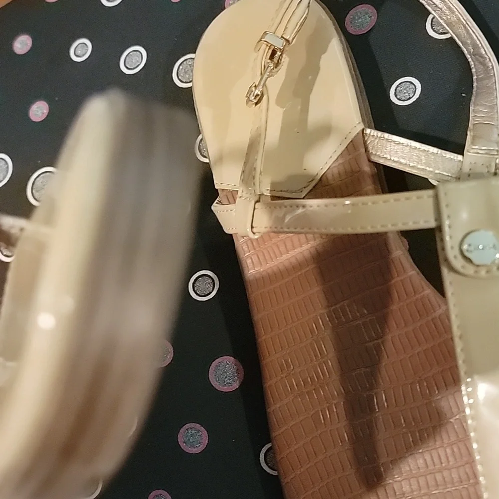 @@ CUTENESS - Picture 3 of 8